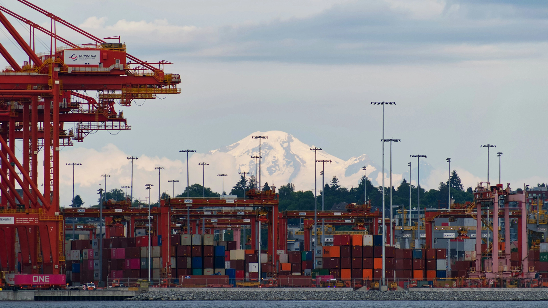 image of UK port for article on UK export market